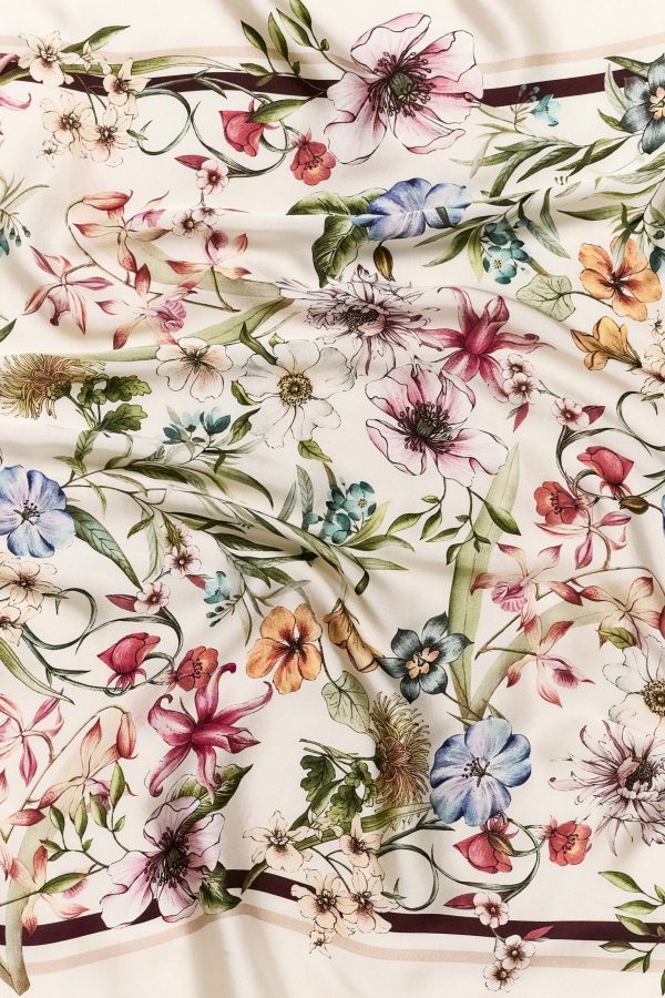 Φουλάρι floral μπεζ