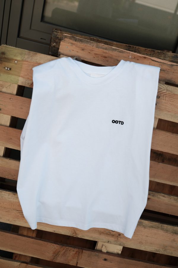 T-shirt ootd με βάτες λευκό
