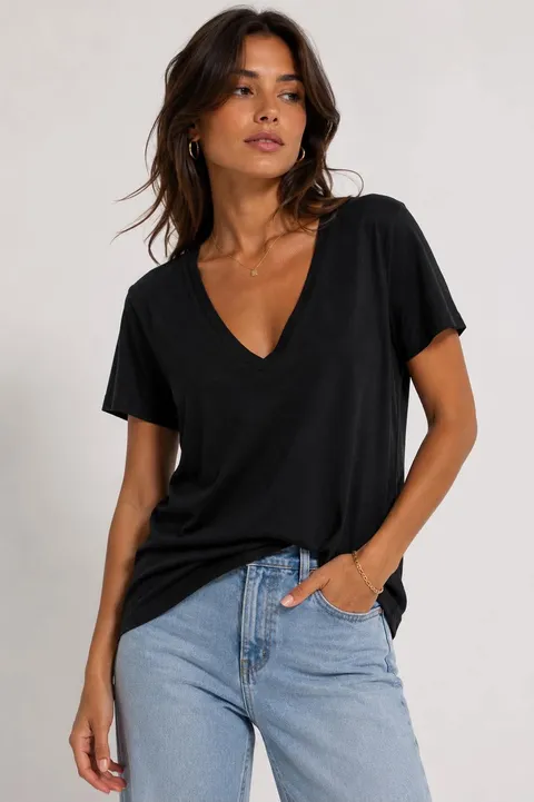 Black t-shirt
